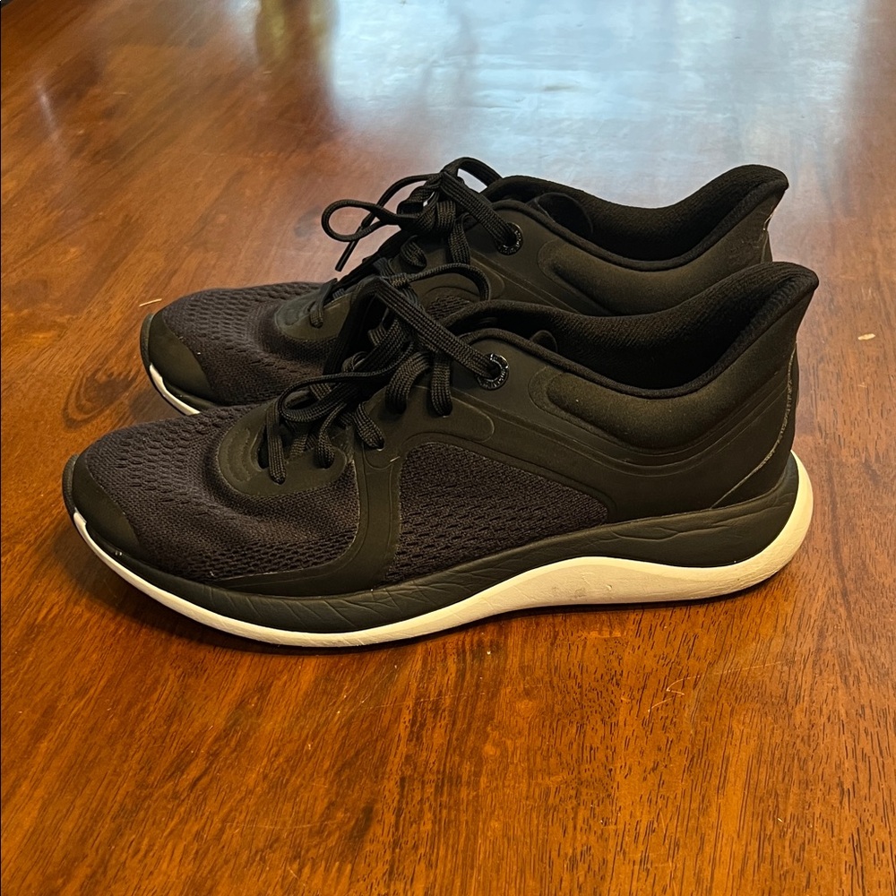Lululemon Black Chargefeels
